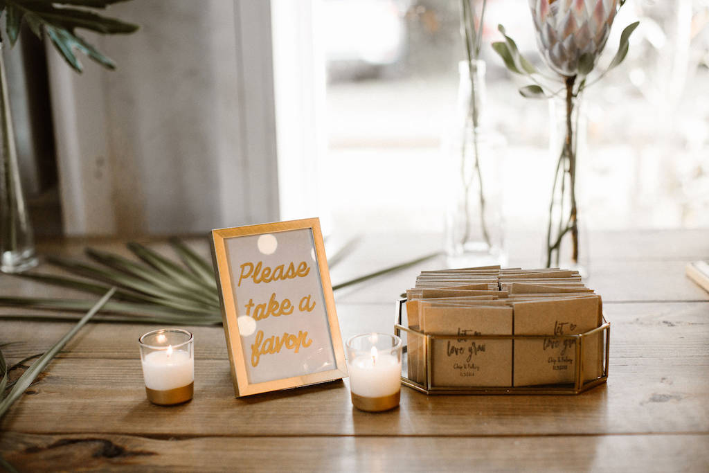 creative wedding favors